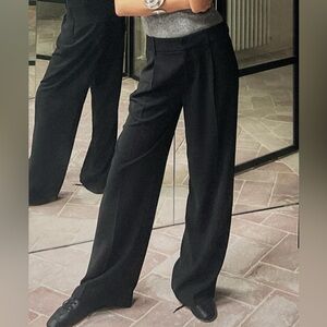 Wide leg pants with darts. NWT